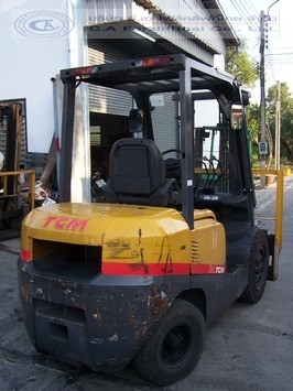 ขายรถ โฟล์คลิฟท์ TCM รุ่น FD30T3 ขายรถ โฟล์คลิฟท์ TCM รุ่น FD30T3