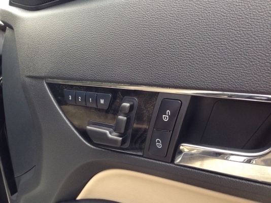 ขาย E-200 Coupe รถปี 2011 สีดำ