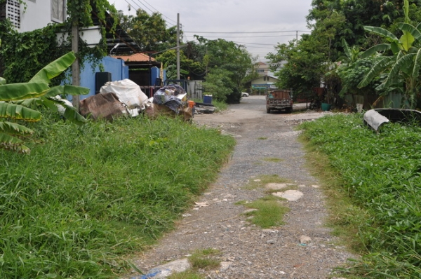 ขายลดราคาถูก ที่ดินเนื้อที่ 359.7 ตารางวา เข้าซอยจากถนนเฉลิมพระเกียรติ ร.9 ซอย 28 เพียง 2.2 กม. ใกล้ ม.ราม 2 เพียง 700 ม.