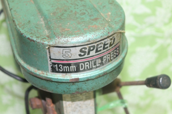 สว่านแท่น 4 หุน ยี่ห้อTirawatiger รุ่นTdp-13 พร้อมใช้ราคาไม่แพงครับ สว่านแท่น 4 หุน ยี่ห้อTirawatiger รุ่นTdp-13 พร้อมใช้ราคาไม่แพงครับ