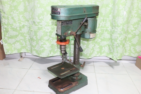 สว่านแท่น 4 หุน ยี่ห้อTirawatiger รุ่นTdp-13 พร้อมใช้ราคาไม่แพงครับ