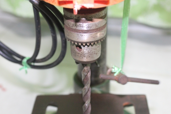 สว่านแท่น 4 หุน ยี่ห้อTirawatiger รุ่นTdp-13 พร้อมใช้ราคาไม่แพงครับ สว่านแท่น 4 หุน ยี่ห้อTirawatiger รุ่นTdp-13 พร้อมใช้ราคาไม่แพงครับ