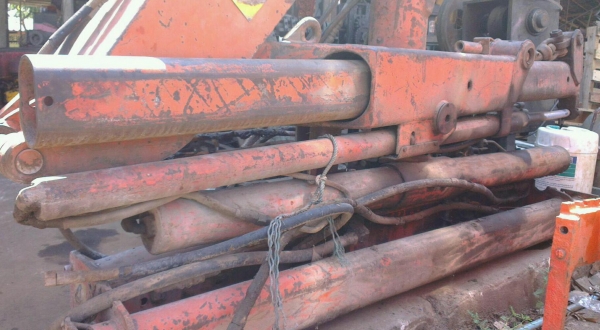 ขายเฮี้ยบ ยี่ห้อ HIAB 3 ตัน 2 ชัก สภาพสวย พร้อมใช้งาน ราคาถูก นครปฐม