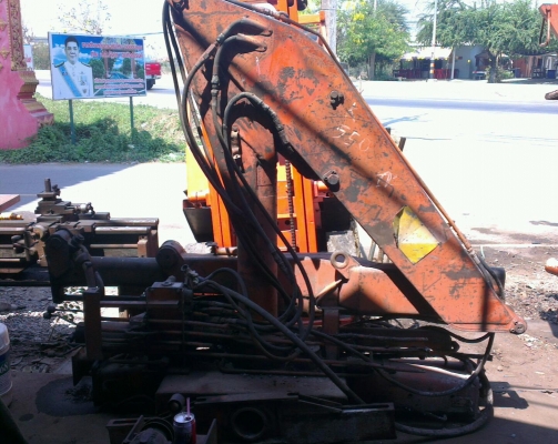 ขายเฮี้ยบ ยี่ห้อ HIAB 3 ตัน 2 ชัก สภาพสวย พร้อมใช้งาน ราคาถูก นครปฐม