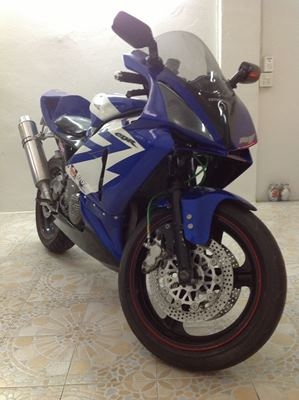 (ปรับราคา 90,000 บาท ด่วนๆ)ขาย cbr 400  มาลองรถได้ด้วยตัวเอง เครื่องไม่ดีอย่างที่พูด ออกค่าเดินทางให้เลย รับประกันเครื่องยนต์ 3 เดือน ครับ