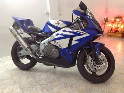 (ปรับราคา 90,000 บาท ด่วนๆ)ขาย cbr 400  มาลองรถได้ด้วยตัวเอง เครื่องไม่ดีอย่างที่พูด ออกค่าเดินทางให้เลย รับประกันเครื่องยนต์ 3 เดือน ครับ