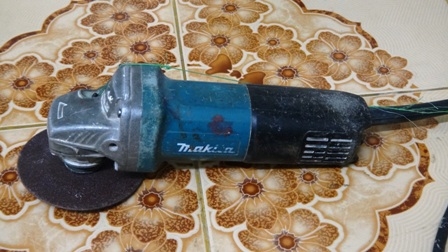 เครื่องเจียรไฟฟ้าMAKITAรุ่น9553B พร้อมใช้งาน ถูกมาก