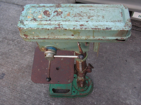 แท่นสว่านเจาะแบบตั้งพื้น(คุณสง่าอยู่กบินบุรีรับไปดูเเลต่อเเล้วครับ)