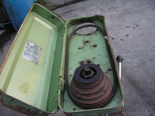 แท่นสว่านเจาะแบบตั้งพื้น(คุณสง่าอยู่กบินบุรีรับไปดูเเลต่อเเล้วครับ)