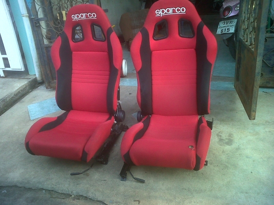 ขายแม็กVOLVO ขอบ15 5รู เมคอินเยอร์มัน พึ้งทำสีมาใหม่ ปัดเงาก้าน ขอขาย 3000  เบาะสปาโก้งานไทย มีขาดรูนิดนึงตอนซื้อมา8000ทำขาไปอีก1000 ขอขายที่3000 ขายตายสภาพ สนใจคุยกัน