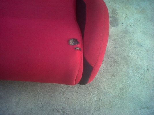 ขายแม็กVOLVO ขอบ15 5รู เมคอินเยอร์มัน พึ้งทำสีมาใหม่ ปัดเงาก้าน ขอขาย 3000  เบาะสปาโก้งานไทย มีขาดรูนิดนึงตอนซื้อมา8000ทำขาไปอีก1000 ขอขายที่3000 ขายตายสภาพ สนใจคุยกัน