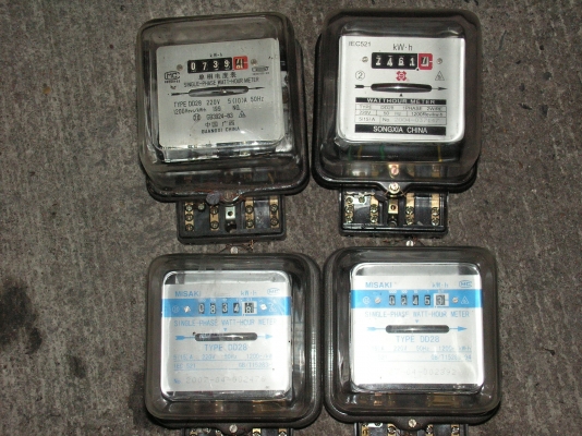 มิเตอร์ไฟ4ลูก500บาท(พี่ที่อยู่ดอนเมืองรับไปดูเเลต่อเเล้วครับ)