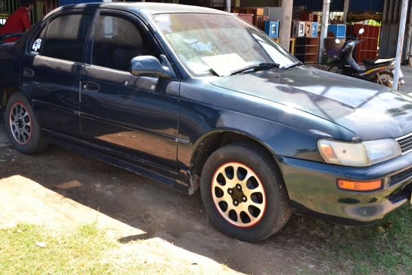 ขายรถเก๋ง  โตโยต้า โคโรล่า 1.3 GLI สภาพพร้อมใช้