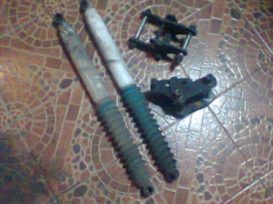 ขาย โช๊ก+โตงเตง โตต้า ยก 7 นิ้ว และไฟ แรนโรเวอร์ 6 ดวง กันชนหลัง อโลมิเนียมมือสองยี่ป่น