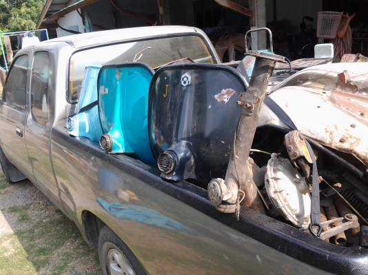 ขาย ซาก vespa รถแท้กับไม่แท้ครบ แท้ 25000 บาท ไม่แท้ 21000 บาท ครับ