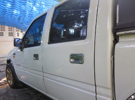 ISUZU  อีซูซุ ปี 89  สีขาวเดิม 4 ประตู  MAX 15 ราคา 159,000 บาท