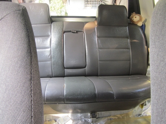 ISUZU  อีซูซุ ปี 89  สีขาวเดิม 4 ประตู  MAX 15 ราคา 159,000 บาท