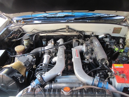 ISUZU  อีซูซุ ปี 89  สีขาวเดิม 4 ประตู  MAX 15 ราคา 159,000 บาท