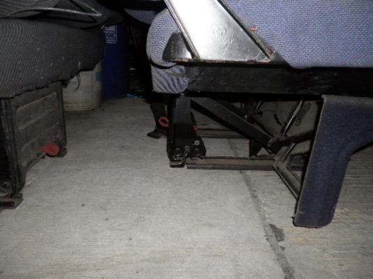 ขายเบาะรถตู้ โฟร์ค สวาเก้น 3ตัวติด/ขากลาง 2แถว ** 2600