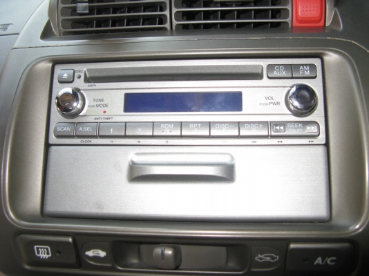 ราคาแล้วแต่คนซื้อ!! เครื่องเล่นวิทยุ, CD ของ Honda City กับ Equalizer ของ Alpine ใช้กับ front ของ Alpine ครับ