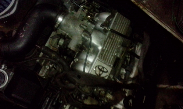 ขายเครื่อง1.UZ พร้อมเกียร์  .สภาพสวย ท่อนํ้านวนๆ