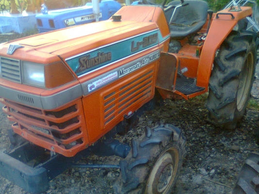 ด่วนครับ!! คูโบต้า L1-205 ขับเคลื่อน 4 ล้อ สภาพเดิมสวยสด ด่วนครับ!! คูโบต้า L1-205 ขับเคลื่อน 4 ล้อ สภาพเดิมสวยสด