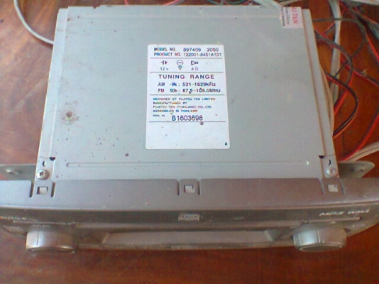 เครื่องเล่นmp3ของอีสุสุ ดีคับยกออกติดเครื่องเสียง สภาพใช้งานได้เลย