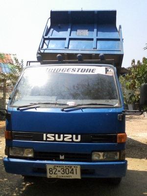 6 ล้อ ดั้ม NKR