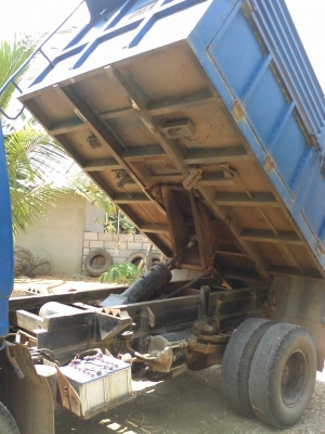 6 ล้อ ดั้ม NKR