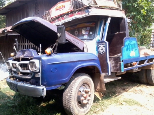 สิบล้อหน้ายาวท้ายลาด บรรทุกรถเกี่ยว เพลาเดียว ทะเบียนพร้อมโอน พร้อมใช้ พวงมาลัยธรรมดาแต่เบา เบรคลมดูด