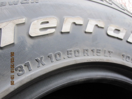 ขายแม็ก 15 ยาง BF 31/10.5/15 ATปี 4707 ดอกสวย หนาไม่มีปะ