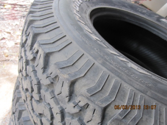 ขายแม็ก 15 ยาง BF 31/10.5/15 ATปี 4707 ดอกสวย หนาไม่มีปะ