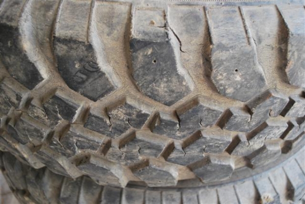 ขายยาง 285-75-16 ขายยาง 285-75-16