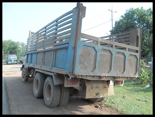 สิบล้อ F 18 2เพลาดั้ม สภาพดี สวยๆ