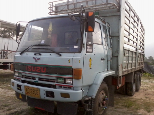 ISUZU  10 ล้อ กระบะคอก 195 แรงม้า