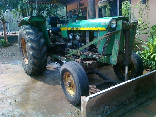 ขายรถไถ จอนห์เดียร์ 2130