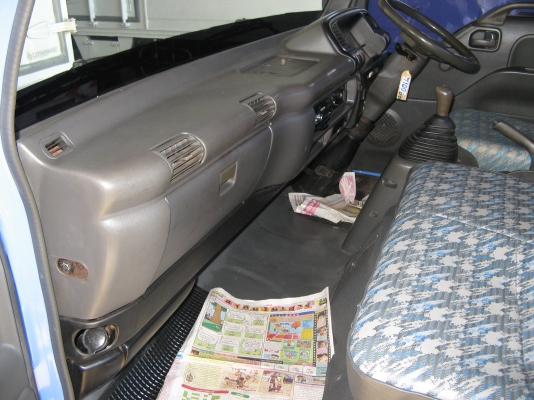 ขาย 6 ล้อ อีซูซุ NPR 130 แรง ยาว 5 ม. ปี 2002 สภาพสวยเดิม เครื่องดี พร้อมใช้ ชมรถก่อนได้ครับ สนใจติดต่อได้ที่ 081-9425443 ขาย 6 ล้อ อีซูซุ NPR 130 แรง ยาว 5 ม. ปี 2002 สภาพสวยเดิม เครื่องดี พร้อมใช้ ชมรถก่อนได้ครับ สนใจติดต่อได้ที่ 081-9425443