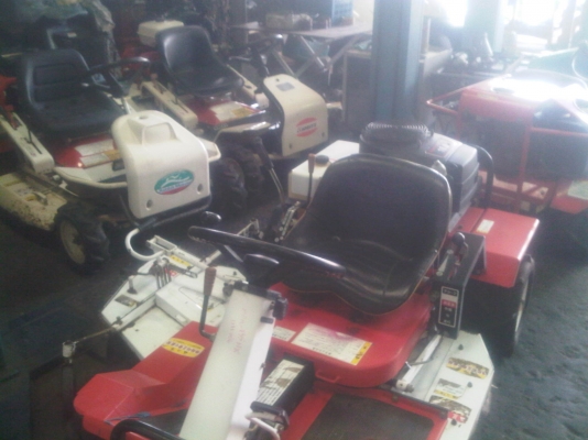 ขายรถตัดหญ้านำเข้าจากญี่ปุ่น