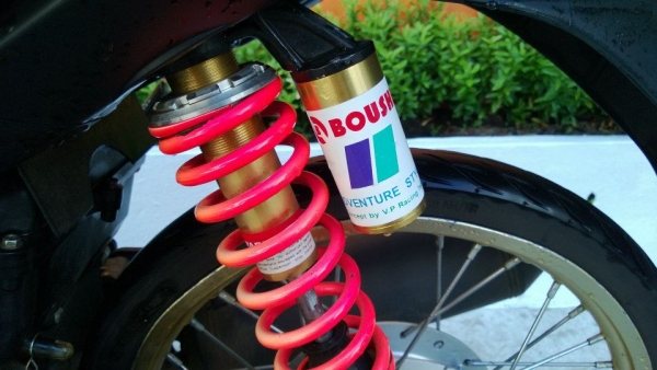 SKYDRIVE ล้อทอง 17 นํ้าเงินขาว 2012