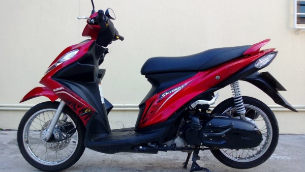 SKYDRIVE แดงตัดดำนิดๆ ลายใหม่ สวยมากกราฟฟิคแจ่ม ชุดสีเงางาม เข้มๆ