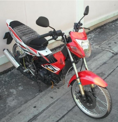 ขายHonda Sonic 125cc.   จดทะเบียน 51  พรบ.หมด ก.ค.56