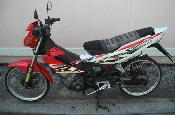 ขายHonda Sonic 125cc.   จดทะเบียน 51  พรบ.หมด ก.ค.56