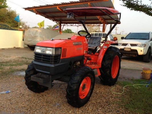 ขายรถแทรกเตอร์ KUBOTA L-3408 รถไร่ 100\% ไม่เคยลงน้ำ ไม่เคยทำนา พร้อมดันหน้า ขายรถแทรกเตอร์ KUBOTA L-3408 รถไร่ 100\% ไม่เคยลงน้ำ ไม่เคยทำนา พร้อมดันหน้า