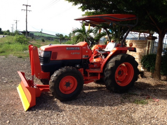 ขายรถแทรกเตอร์ KUBOTA L-3408 รถไร่ 100\% ไม่เคยลงน้ำ ไม่เคยทำนา พร้อมดันหน้า ขายรถแทรกเตอร์ KUBOTA L-3408 รถไร่ 100\% ไม่เคยลงน้ำ ไม่เคยทำนา พร้อมดันหน้า