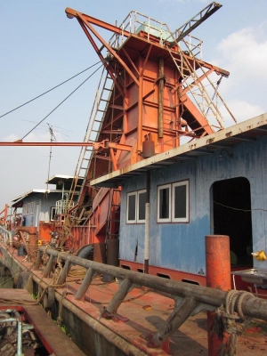 ขายเรือดูดทราย