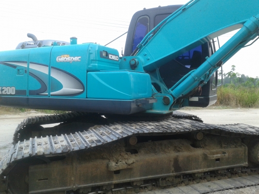 ขายรถขุด kobelco sk200-8  yn11