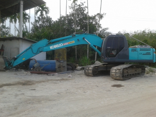 ขายรถขุด kobelco sk200-8  yn11