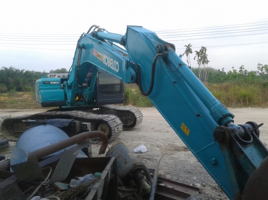 ขายรถขุด kobelco sk200-8  yn11