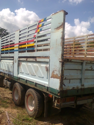 ขาย 10 ล้อ 1 เพลา ต้องการขายด่วนโทร 090-8588220 ขาย 10 ล้อ 1 เพลา ต้องการขายด่วนโทร 090-8588220