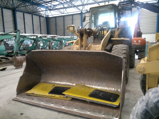รถตักล้อยาง WA380-5 KOMATSU รถนอกนำเข้า เครื่องดี ไฟเต็ม แอร์เย็นเฉียบ ใช้งานได้เลย มาถึงไทยแล้วครับ เชิญมาทดสอบได้แล้ว ราคาถูกครับ ติดต่อ มานะ 085-9049669